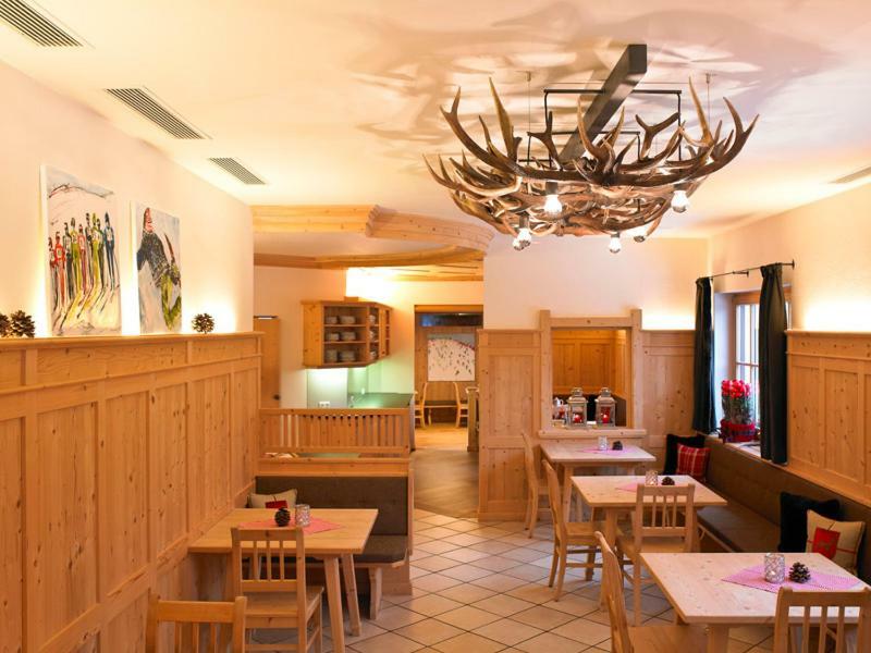 Hotel Garni Frommes Fiss Exterior photo